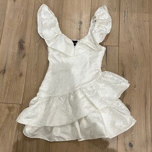 DO+BE White Floral Print Mini Dress! Worn Once! No stains!🤍